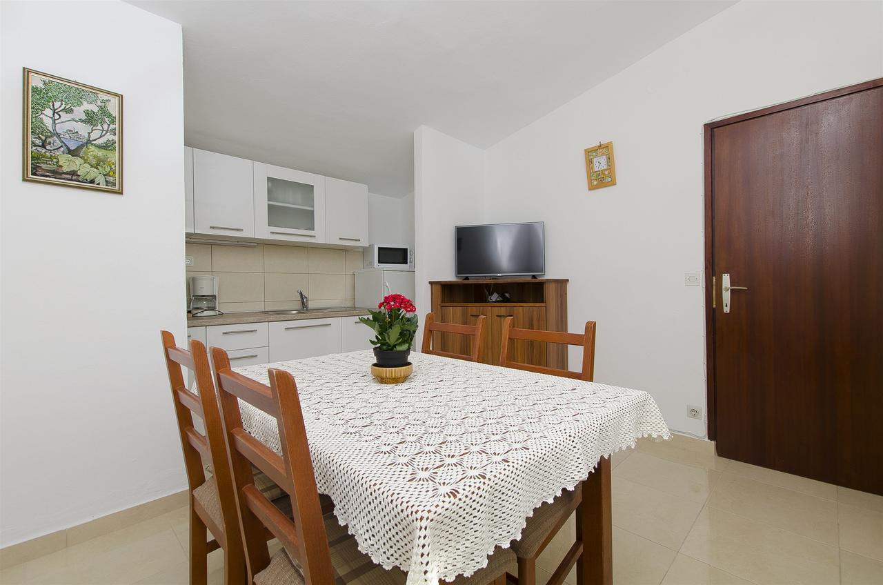 Apartment Josipa プリモシュテン エクステリア 写真